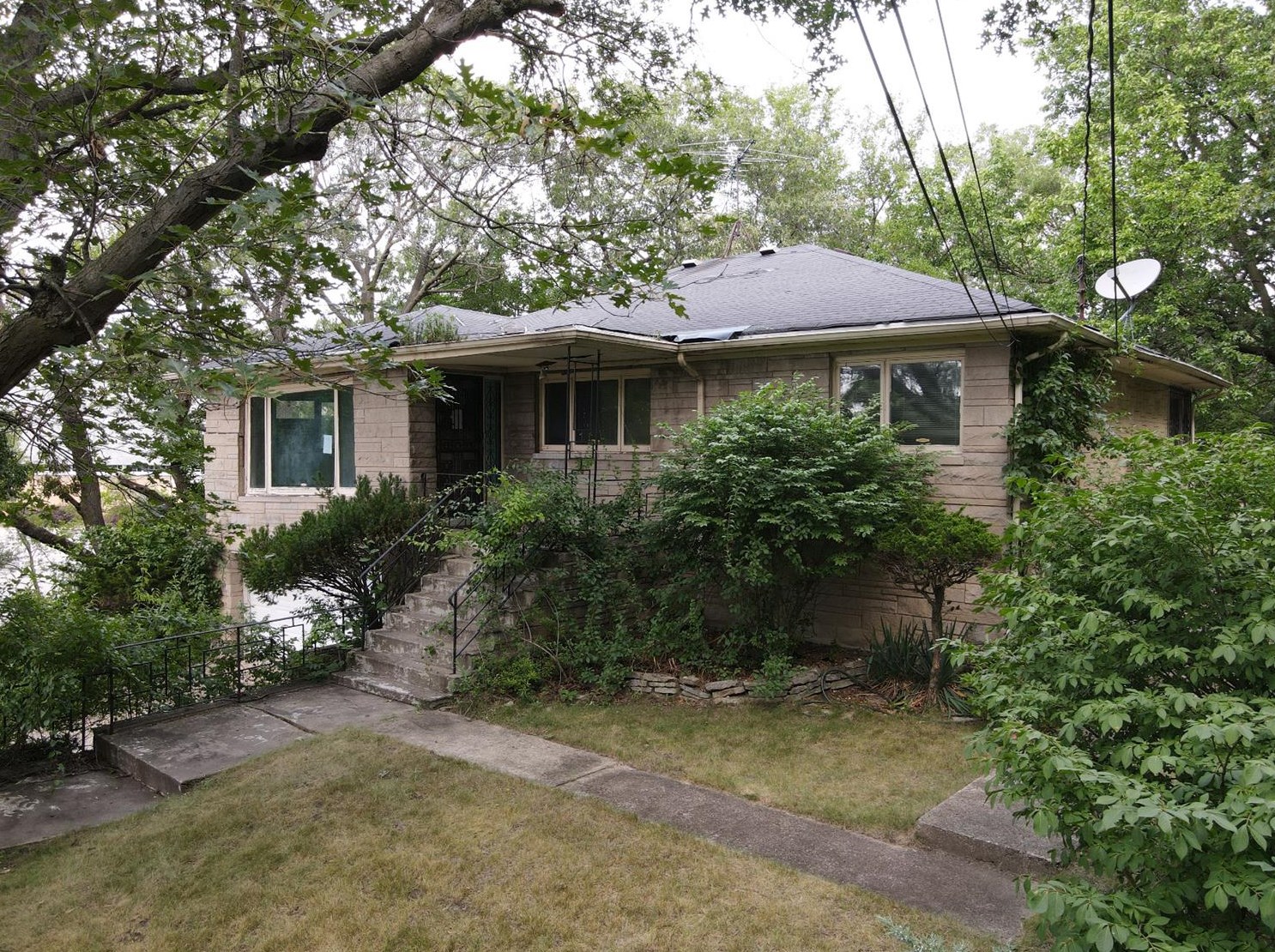 7238 Ash Ave, Gary, IN 46403