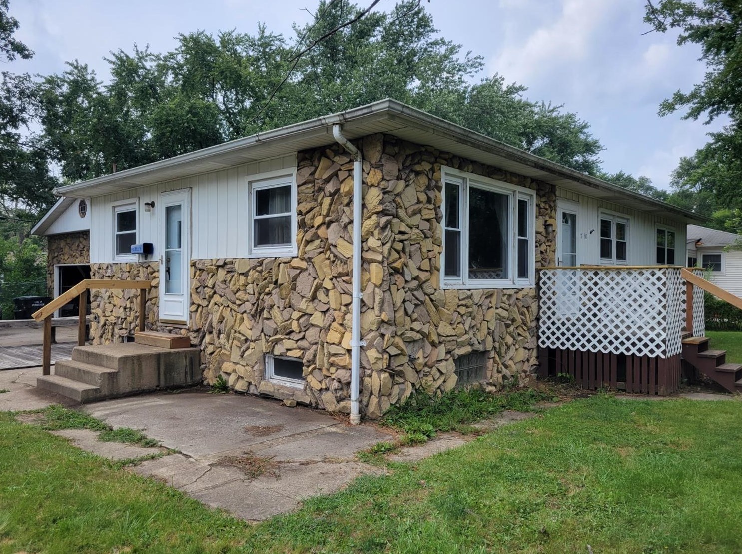 2730 Walnut St, Portage, IN 46368-2936