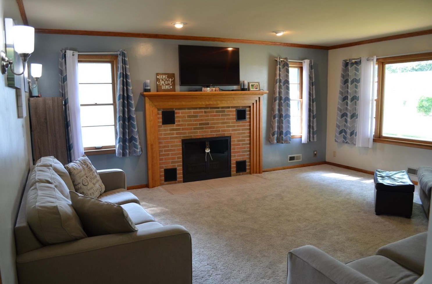 621 W North St, Crown Point, IN 46307