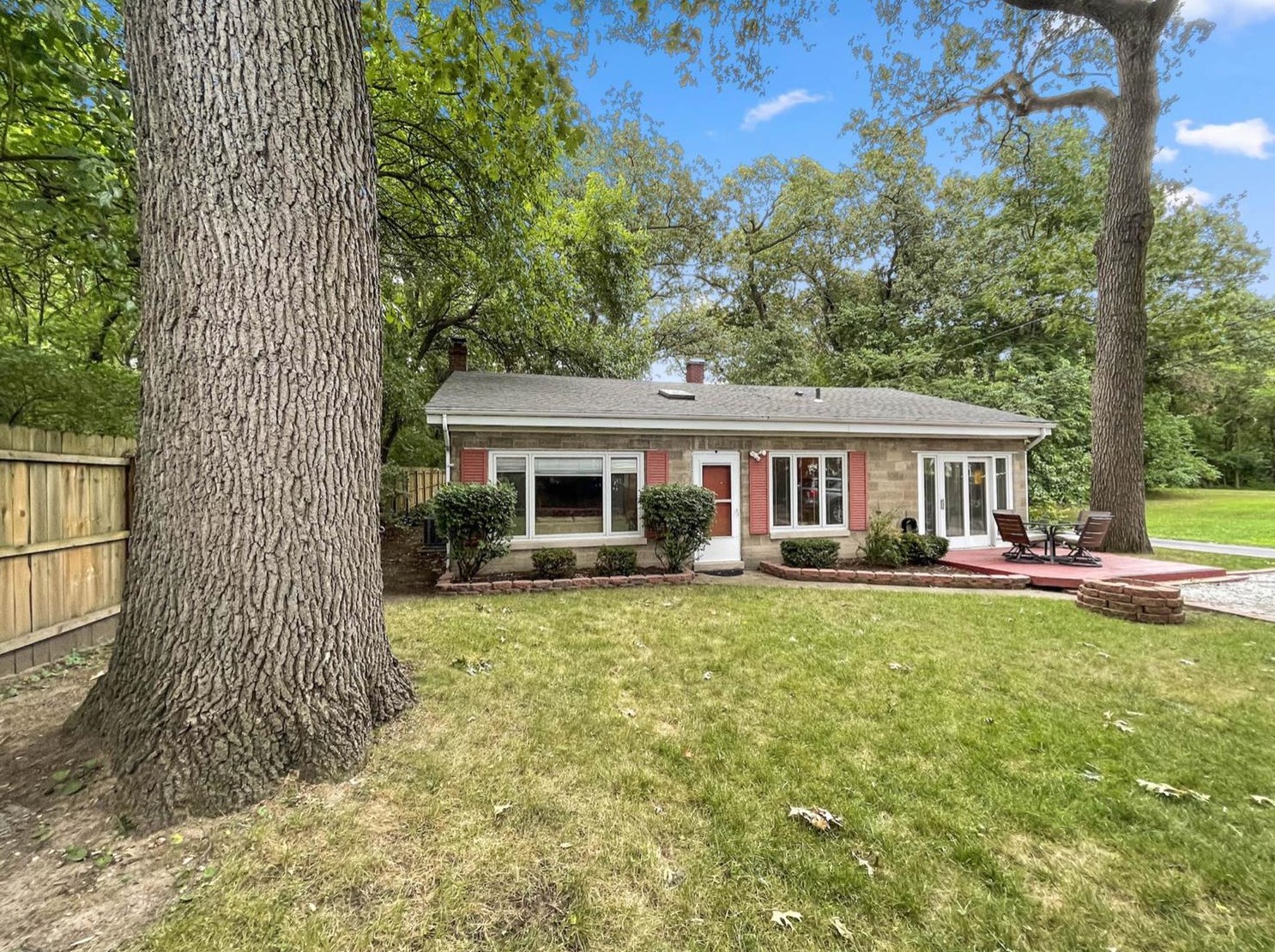 1531 N Broad St, Griffith, IN 46319