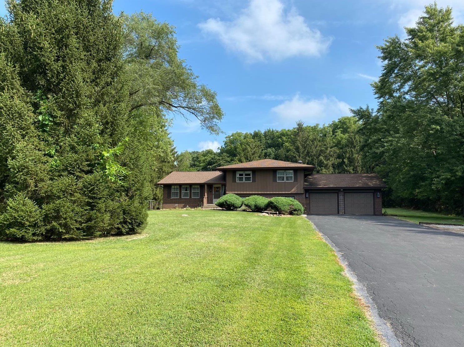 661 W 50 N, Valpo, IN 46385