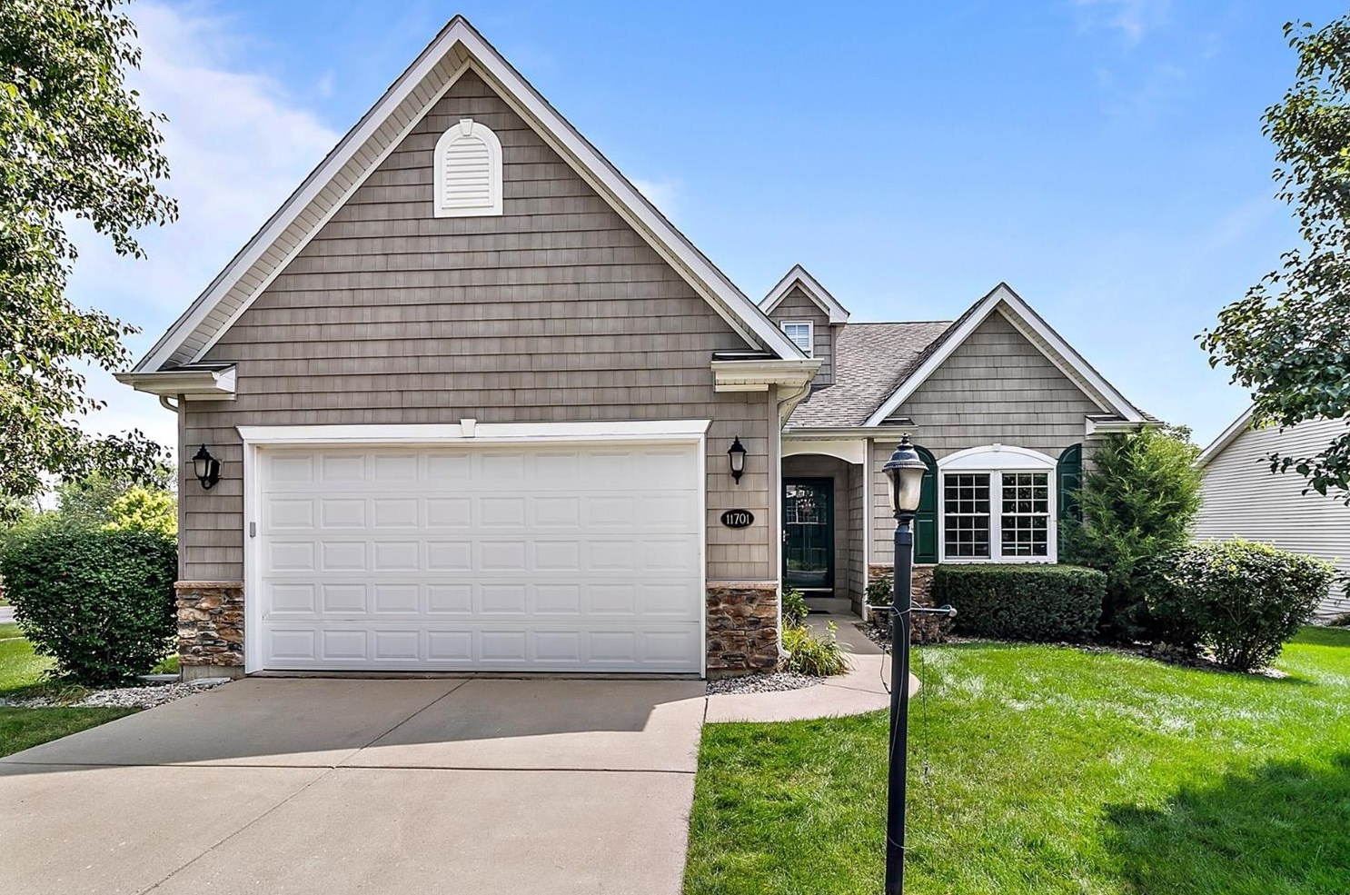 11701 W 105th Pl, Saint John, IN 46373