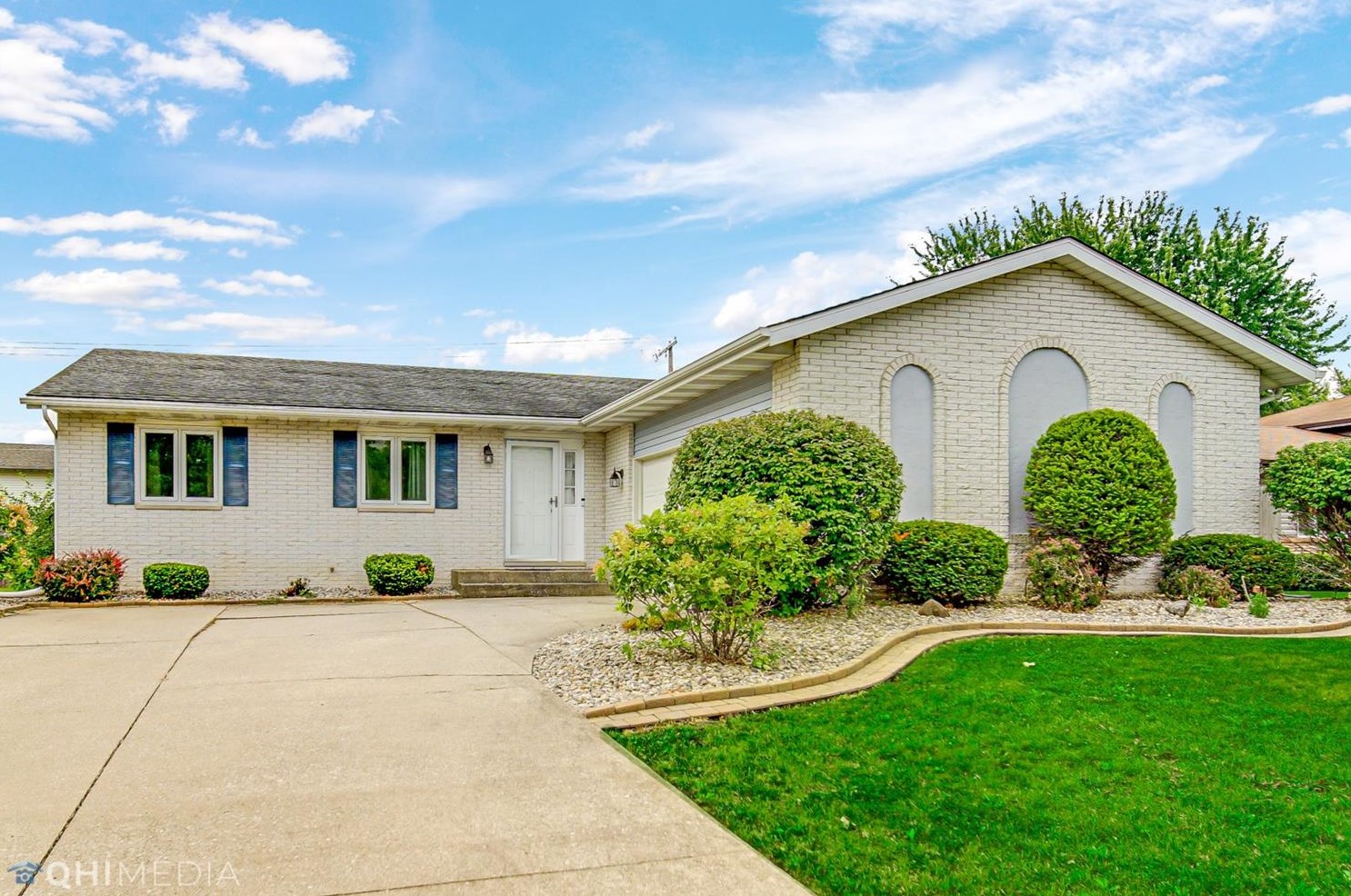 9729 Harrison St, Crown Point, IN 46307