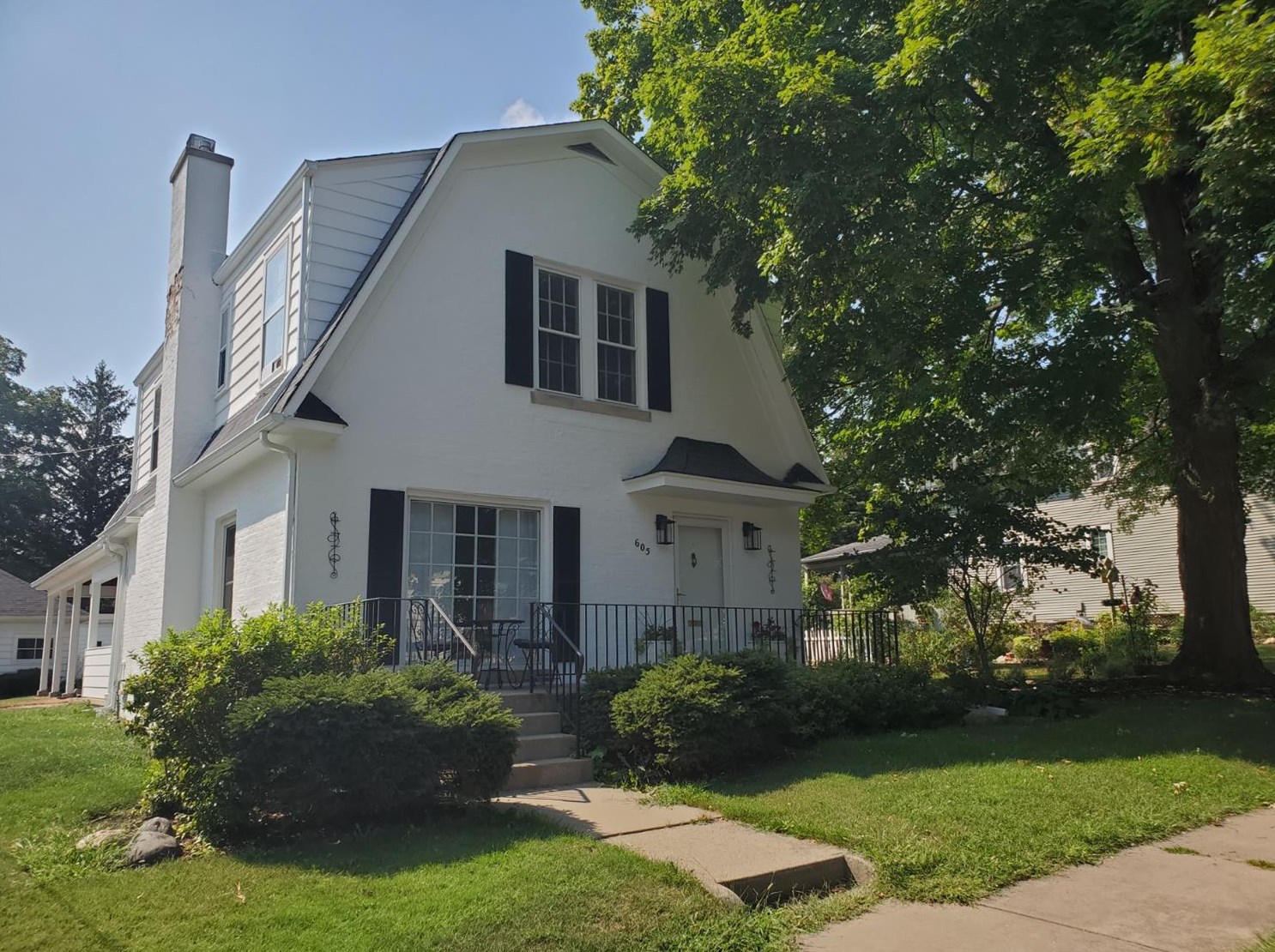 605 Napoleon St, Valpo, IN 46383