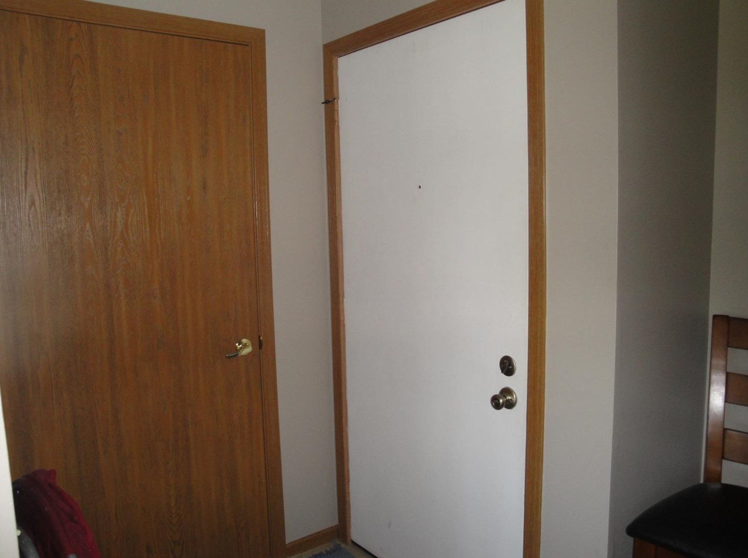 221 Deerpath Dr, Schererville, IN 46375-2198