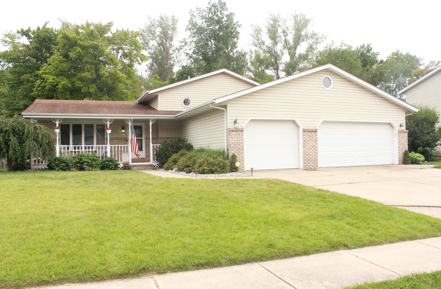 6651 Hawthorne Ave, Portage, IN 46368-3824