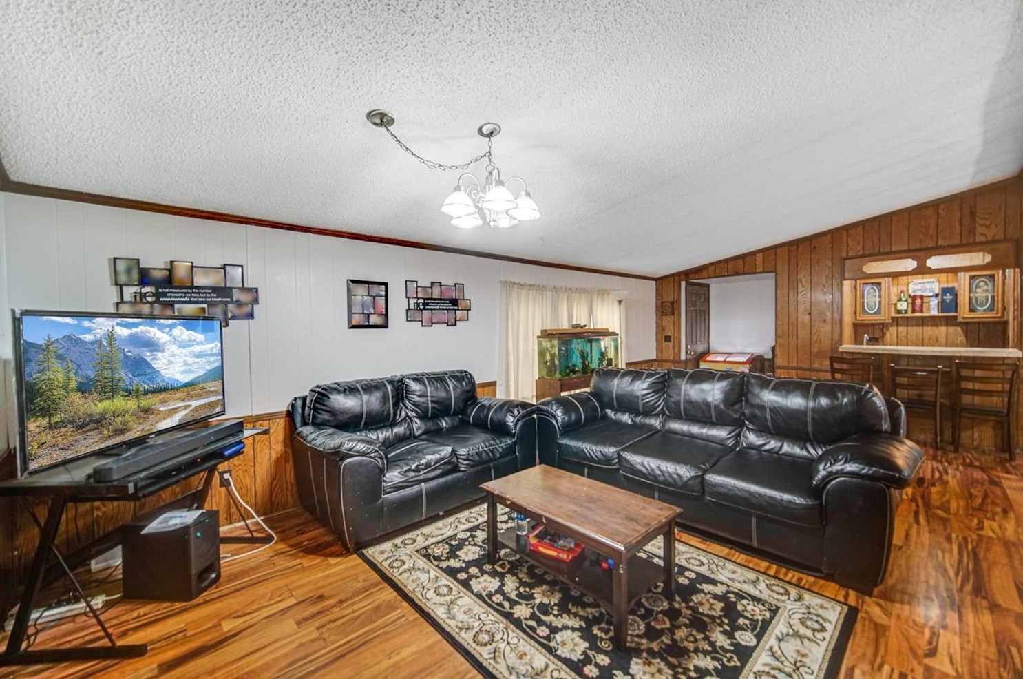 126 Stanton St, La Porte, IN 46350-2672
