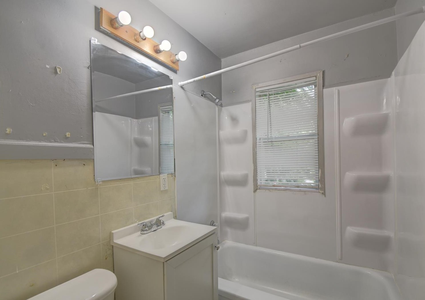 2231 Tennessee St, Gary IN  46407-3247 exterior