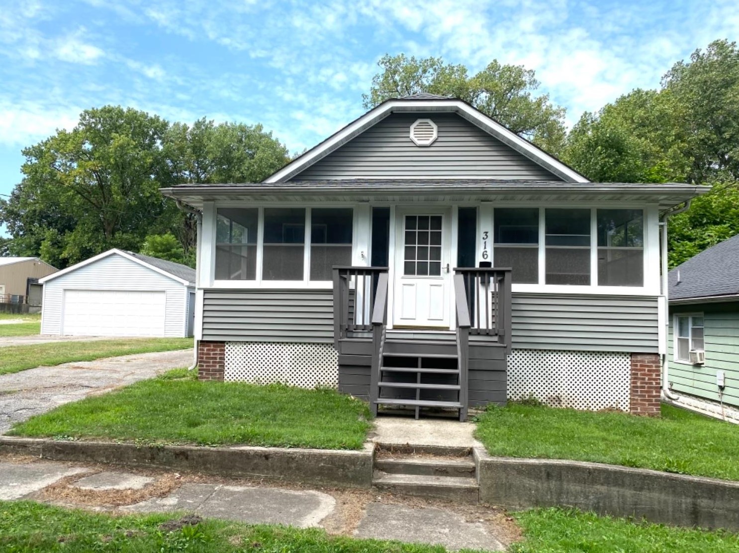 316 S Indiana St, Hobart, IN 46342