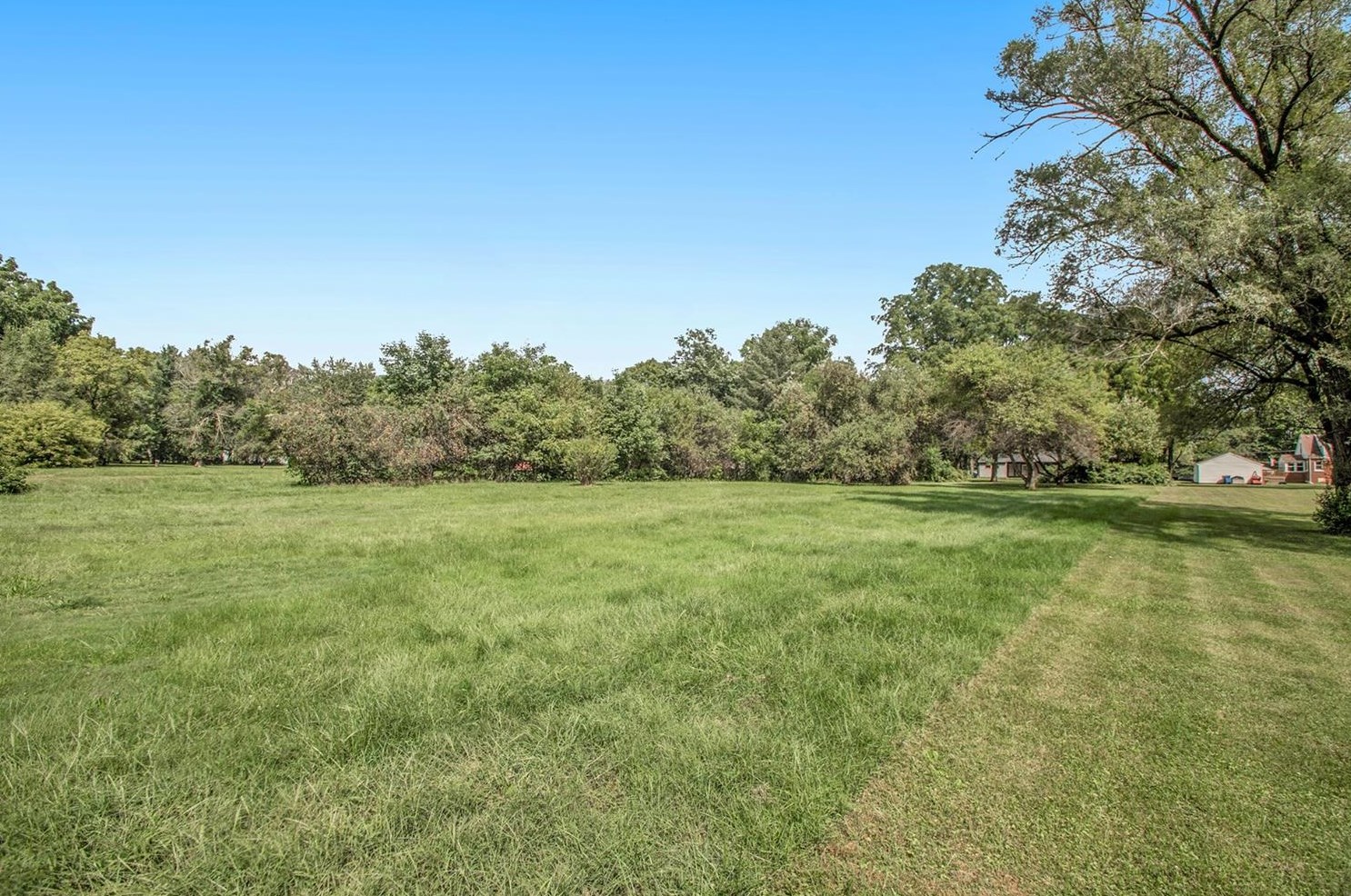 134 Grand Ave, La Porte IN  46350-5350 exterior