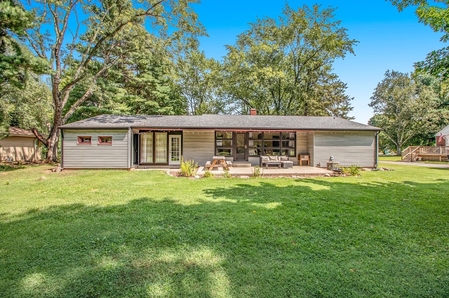 134 Grand Ave, La Porte IN  46350-5350 exterior