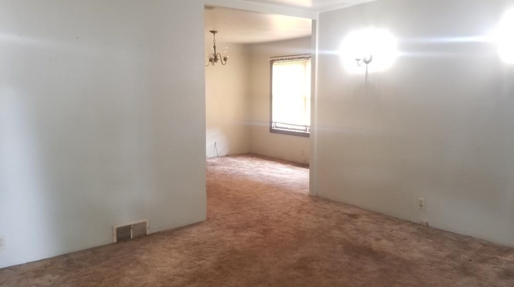 909 Ridge St, La Porte, IN 46350-4067