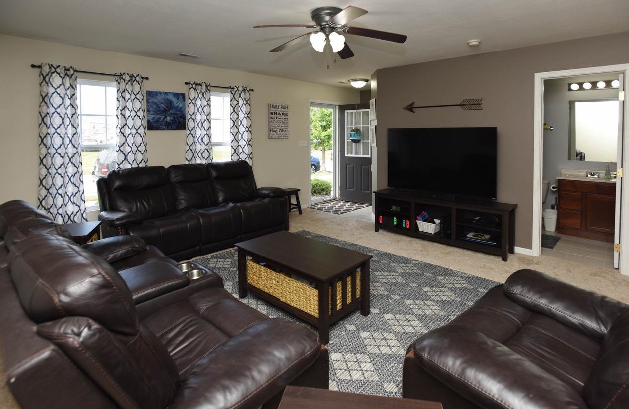 10405 Paramount Way, Cedar Lake, IN 46303