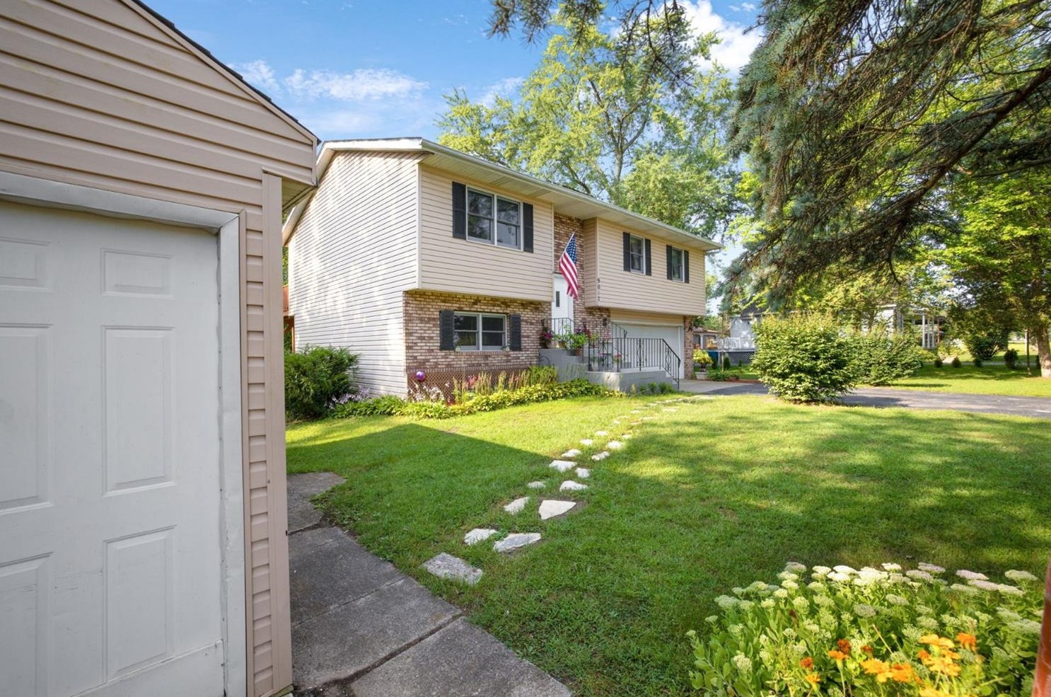 9017 W 141st Ave, Cedar Lake, IN 46303