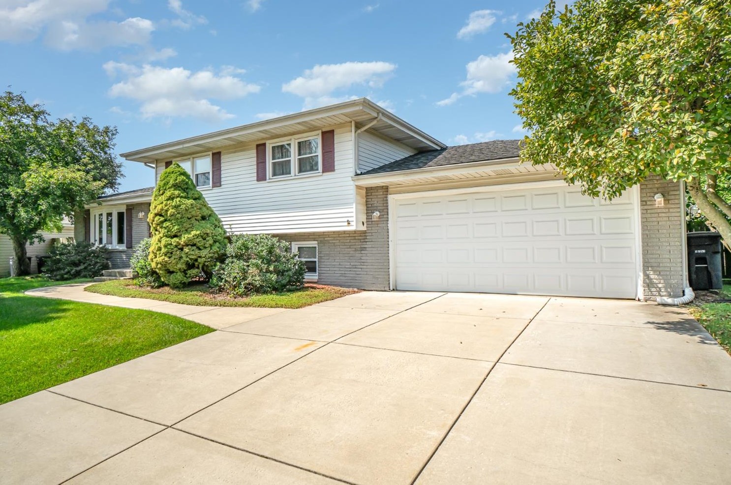 3158 May St, Portage, IN 46368-4120