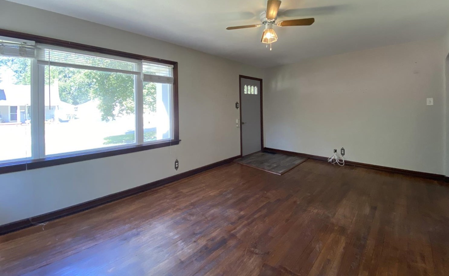 1004 Oak St, Valpo, IN 46383