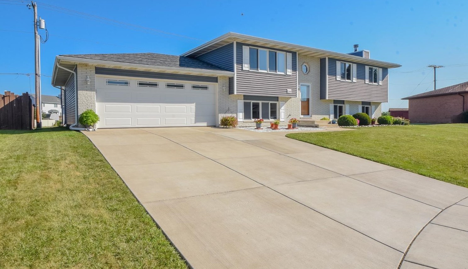 1360 W 97th Ave, Crown Point, IN 46307