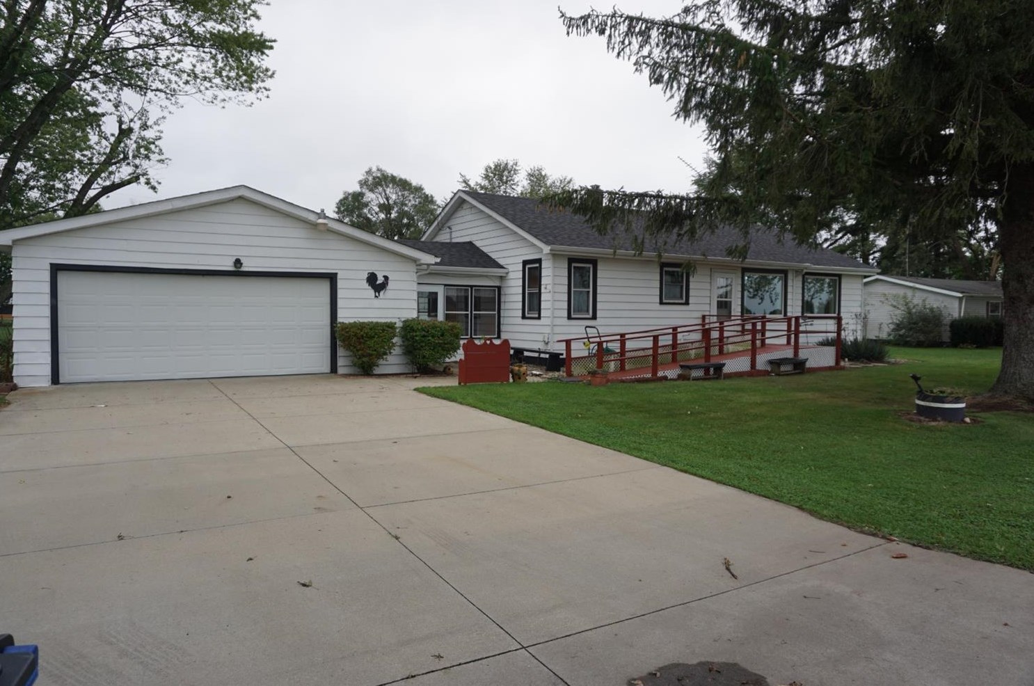 931 S 300 E, La Porte, IN 46350