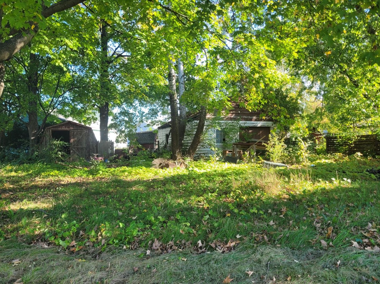562 Roanoke Rd, Kingsford Heights, IN 46346