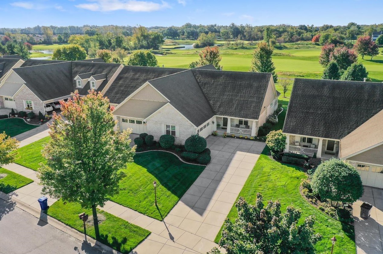 1047 Sterling Ct, Crown Point, IN 46307