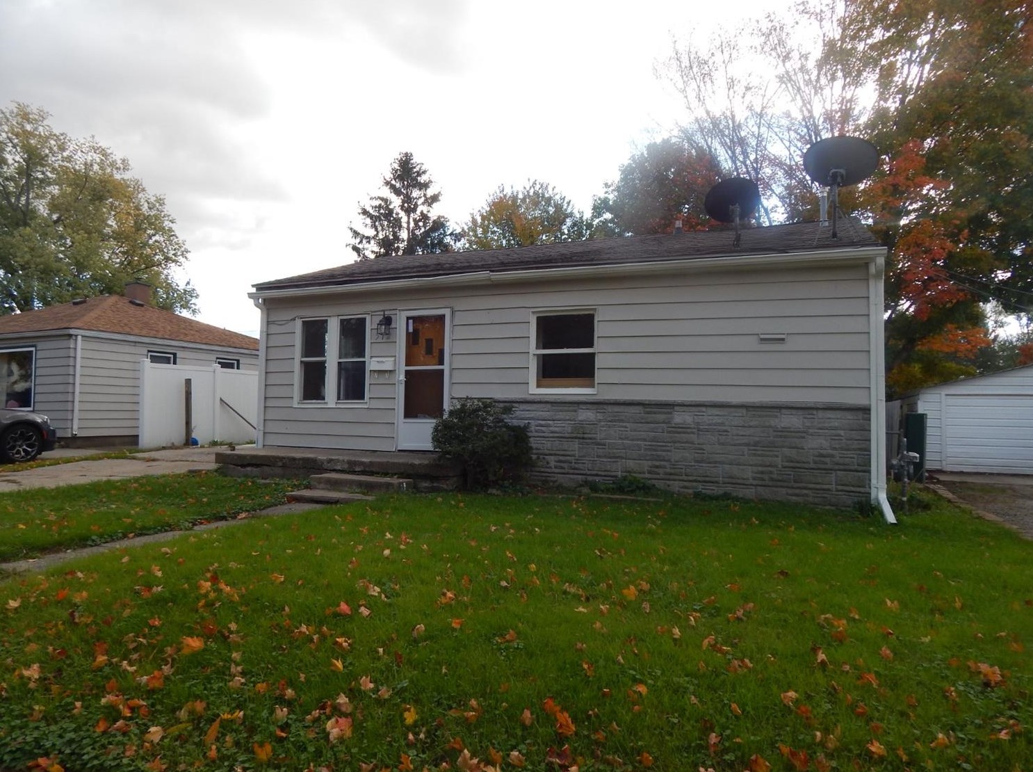 512 Woodson St, La Porte, IN 46350-3946
