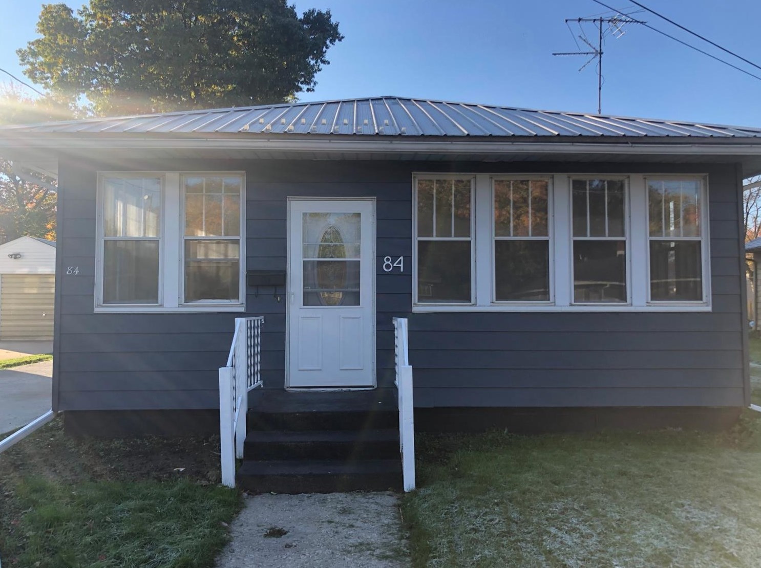 84 Lansing St, La Porte, IN 46350-2547