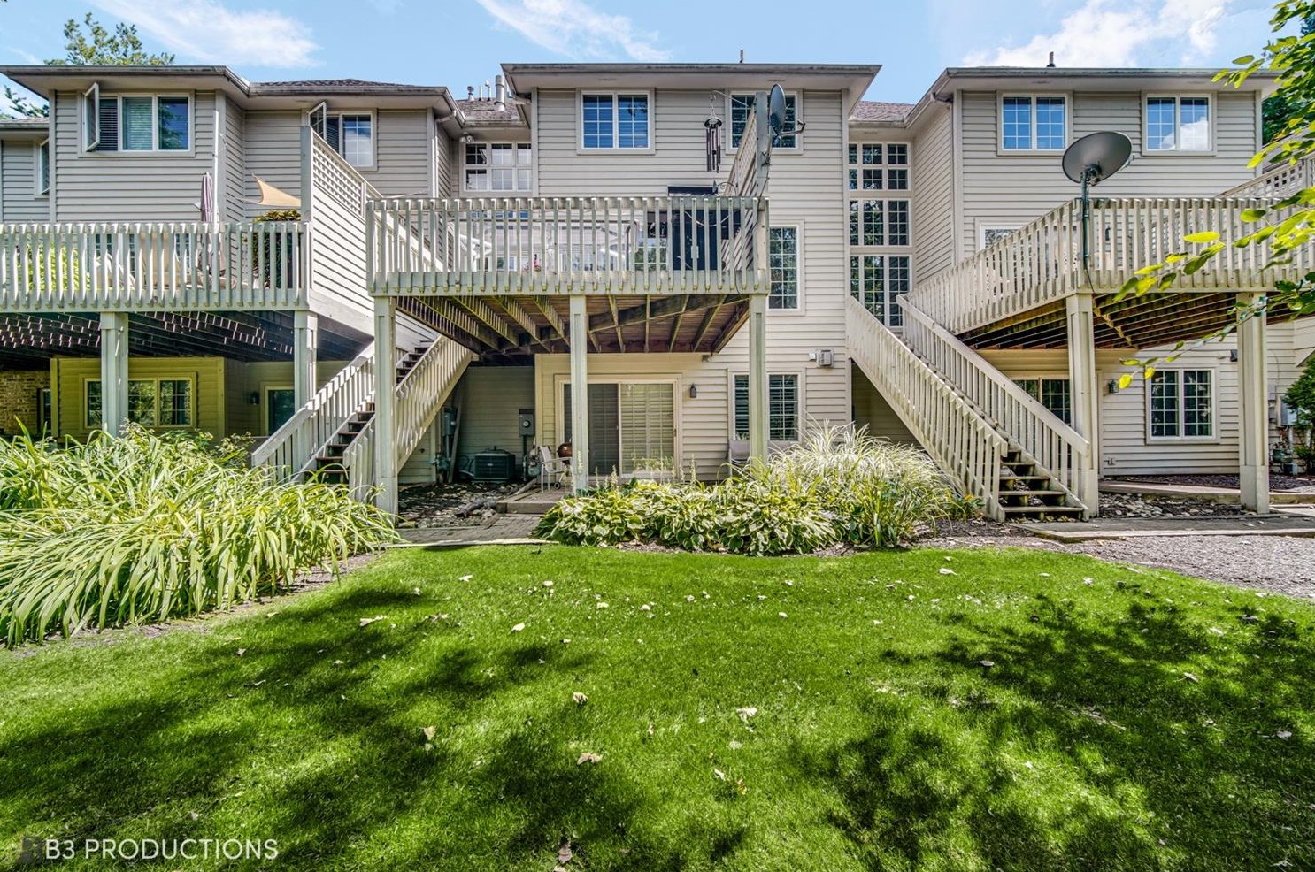 1066 Mission Hills Ct, Porter, IN 46304-9605