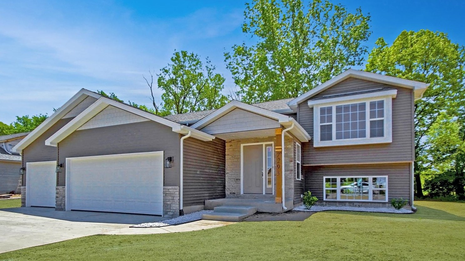 1750 Colorado St, Hobart, IN 46342