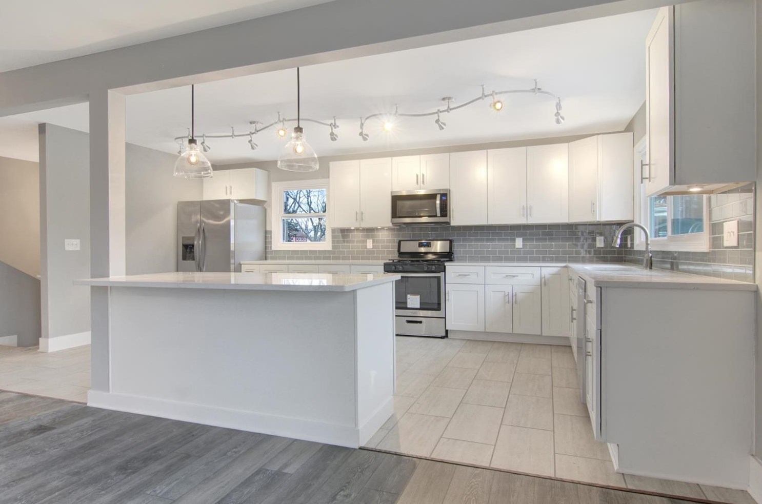 4826 Cherry St, Griffith, IN 46319-2511