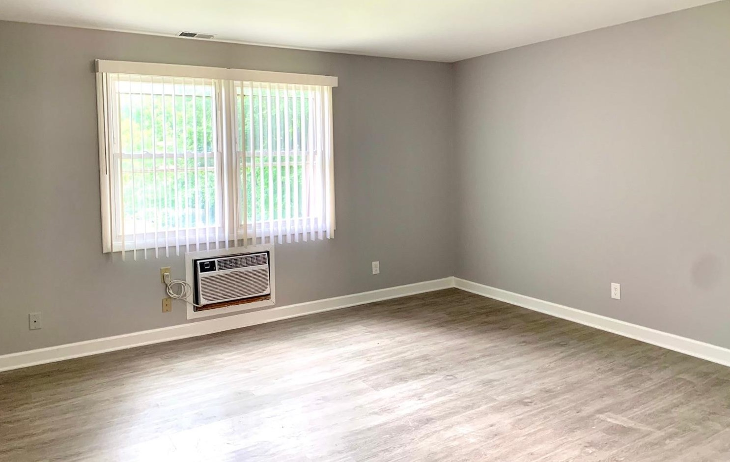 254 Mayfield Ave, Valpo, IN 46383