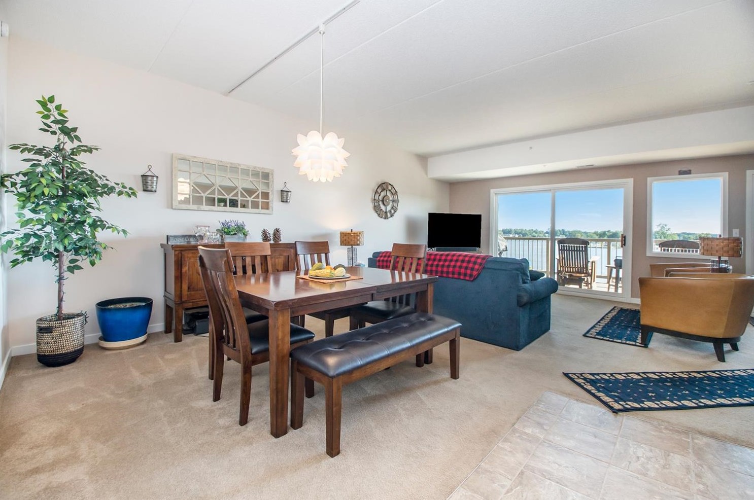 305 Outlook Cove Dr, La Porte, IN 46350-2086