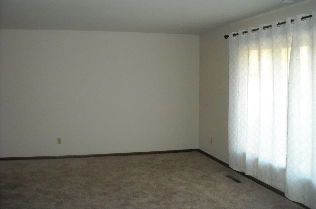 9542 Greenwood Ave, Hammond, IN 46321
