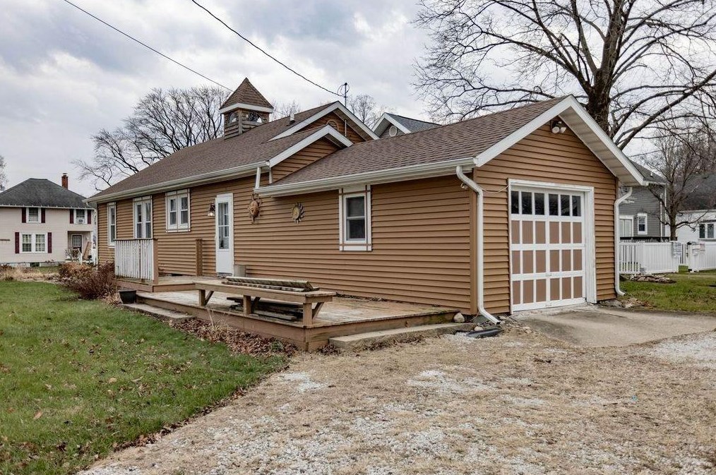 1227 Pennsylvania Ave, La Porte, IN 46350-2920