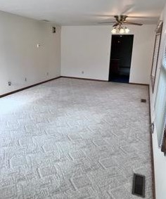 525 Begonia St, Demotte, IN 46310-8901