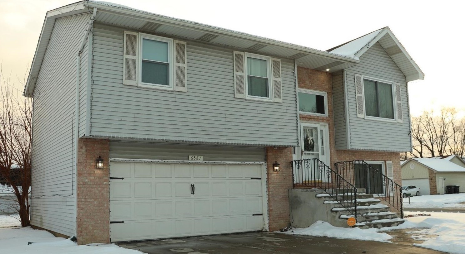 6587 Hawthorne Ave, Portage, IN 46368