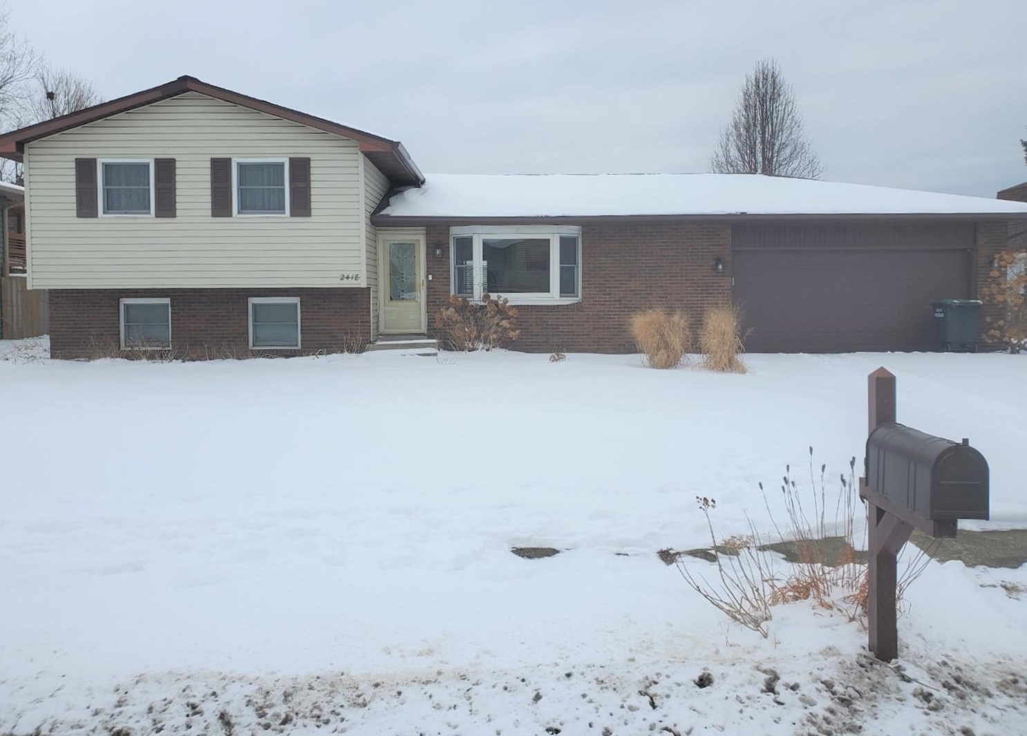2418 Niagara St, Portage, IN 46368-2520