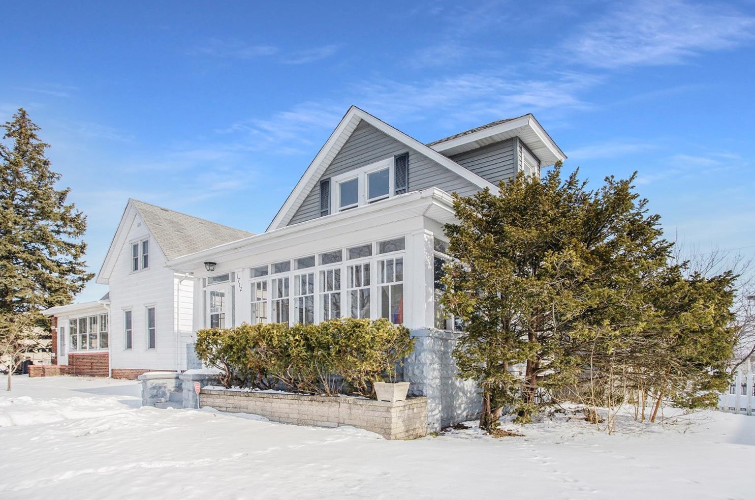 1712 Manhattan St, Michigan City, IN 46360