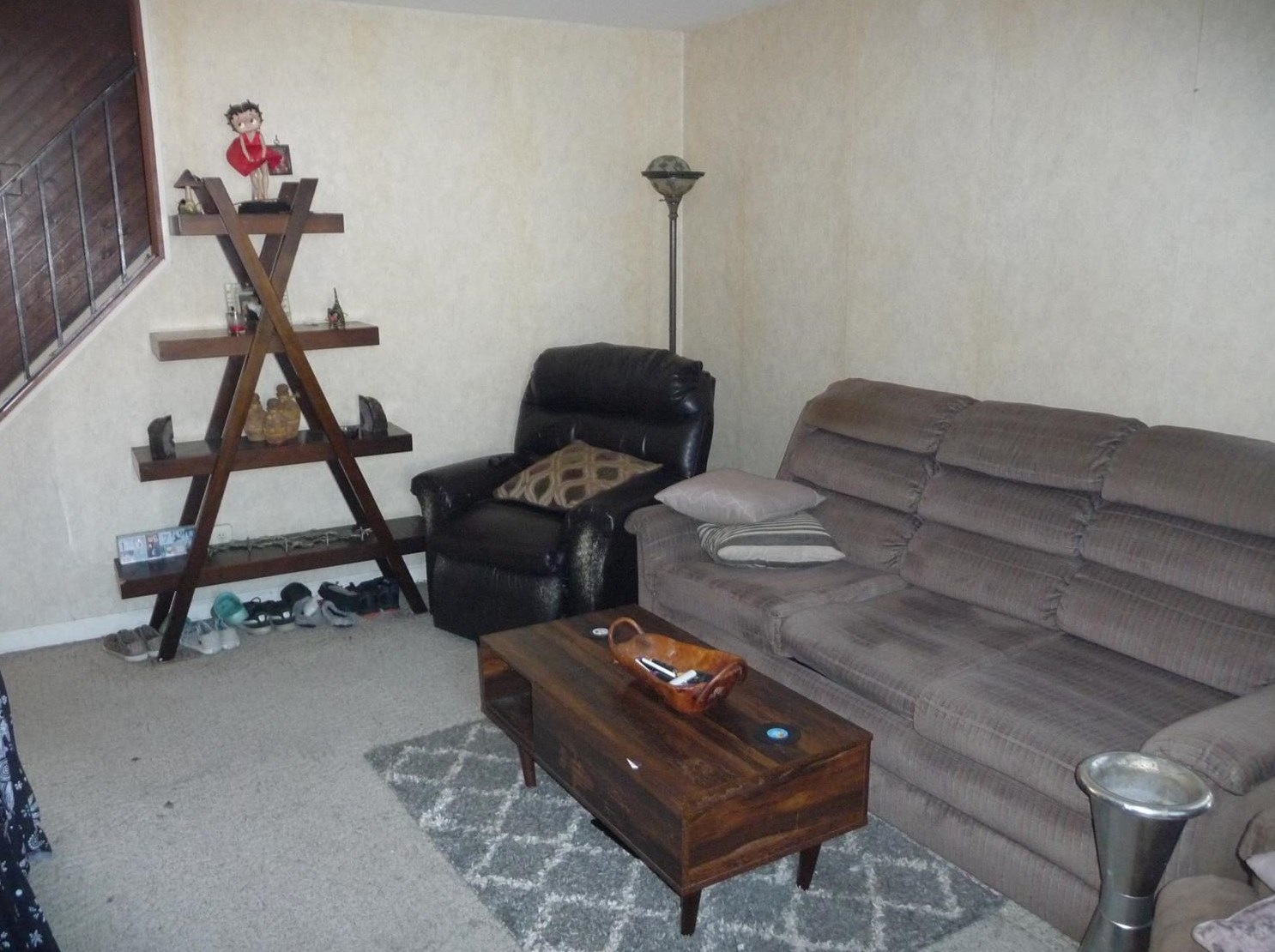 5990 Tyler Pl, Gary, IN 46410