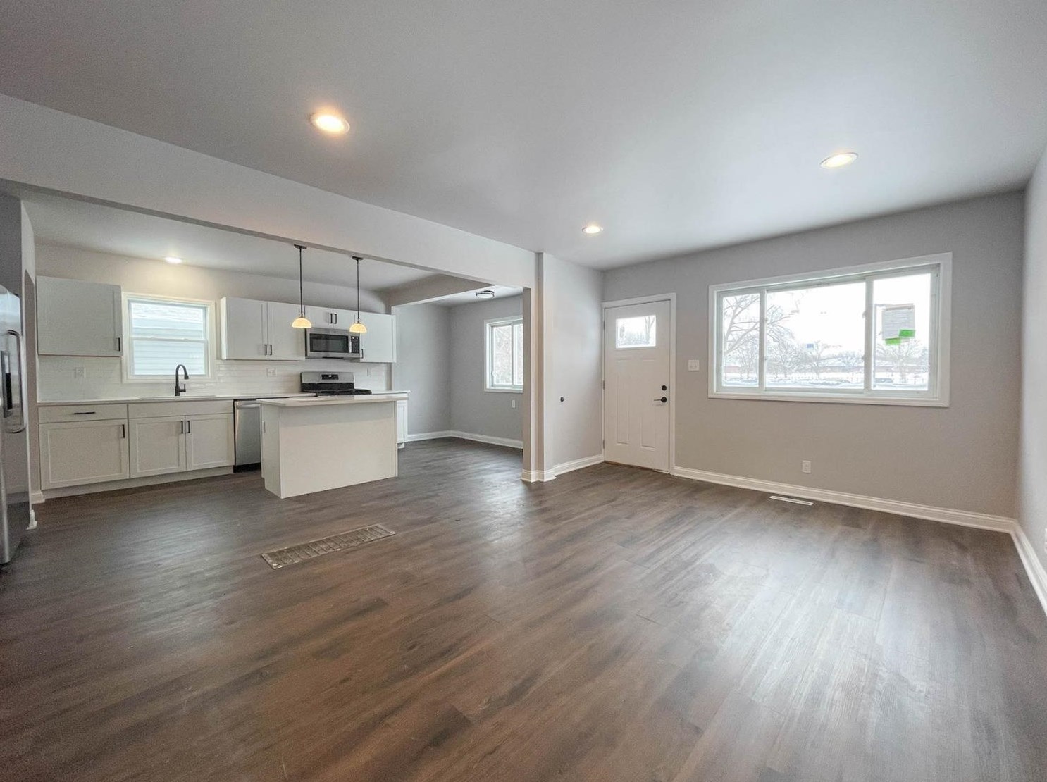 917 Kenwood St, Hammond, IN 46320