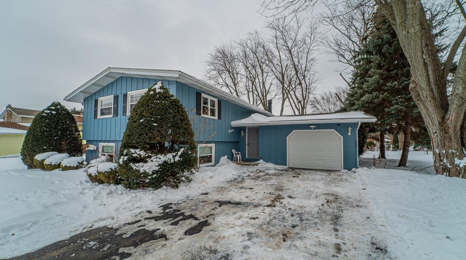 3320 Windy Hill Rd, Crown Point, IN 46307