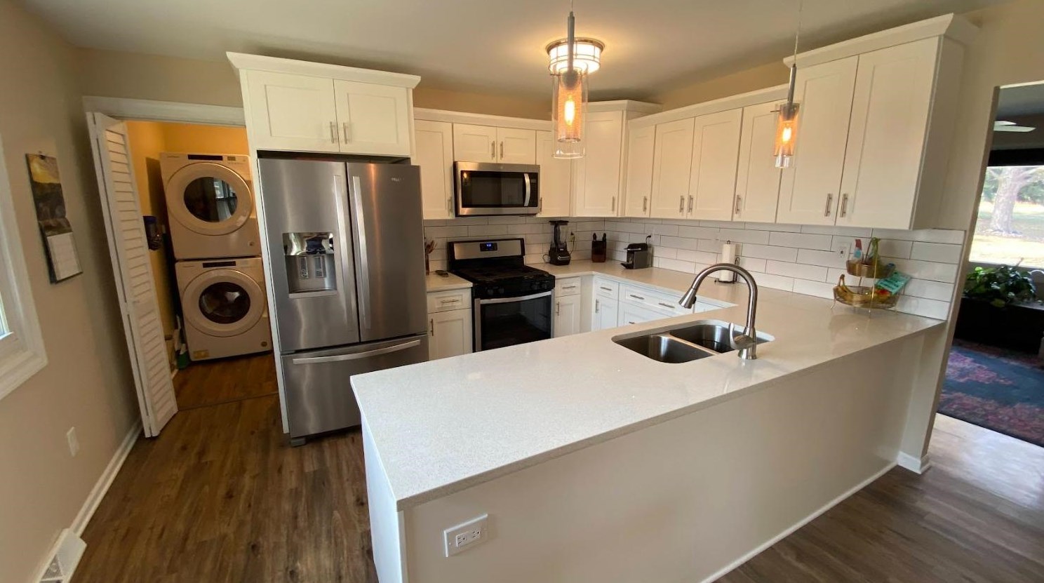 96 E Division Rd, Valpo, IN 46383