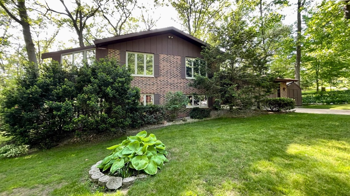 3866 Claret Trl, La Porte, IN 46350-8566
