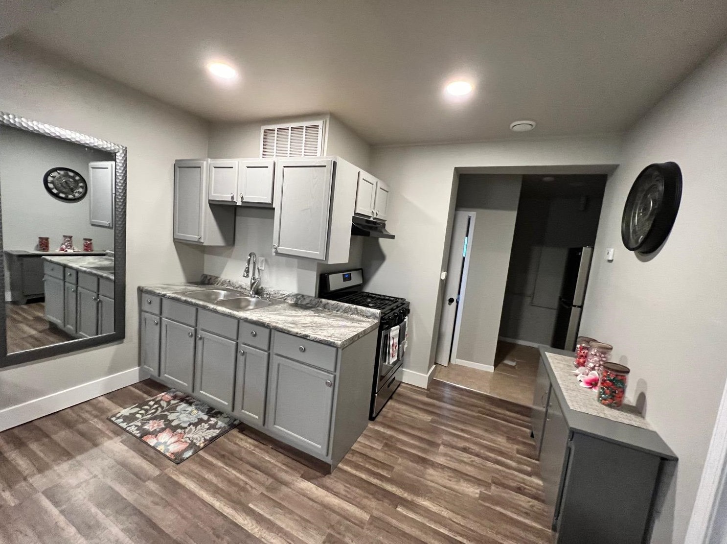 3975 Kentucky St, Gary, IN 46409-1806