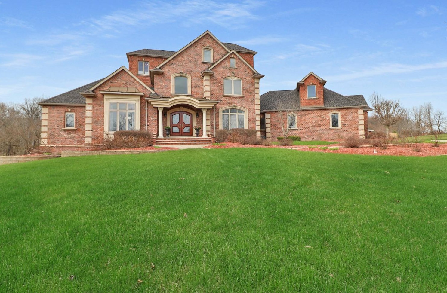 290 White Tail Ct, Hobart, IN 46342