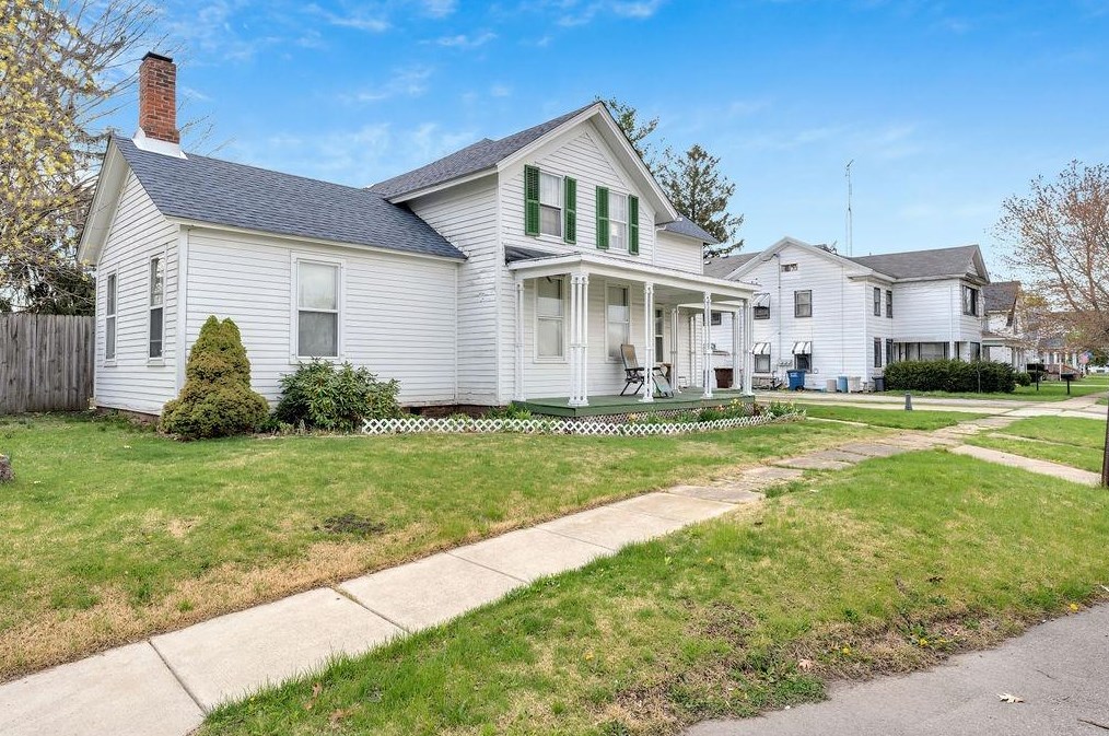 1412 Clay St, La Porte, IN 46350-3618