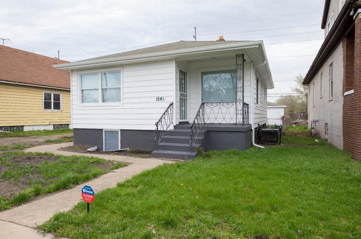 1541 Hayes St, Gary, IN 46404