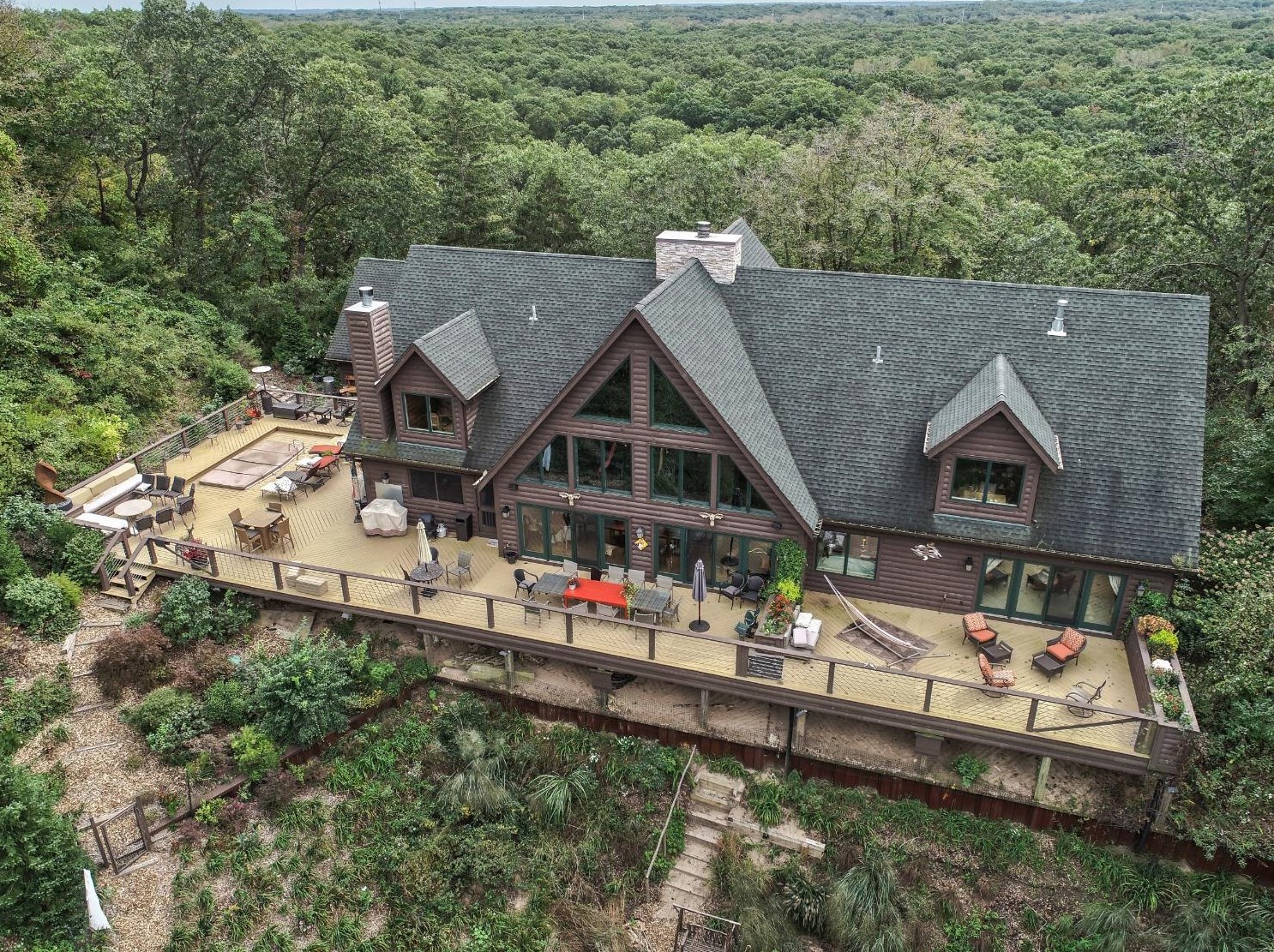 12 Ridge Dr, Porter, IN 46304-1020