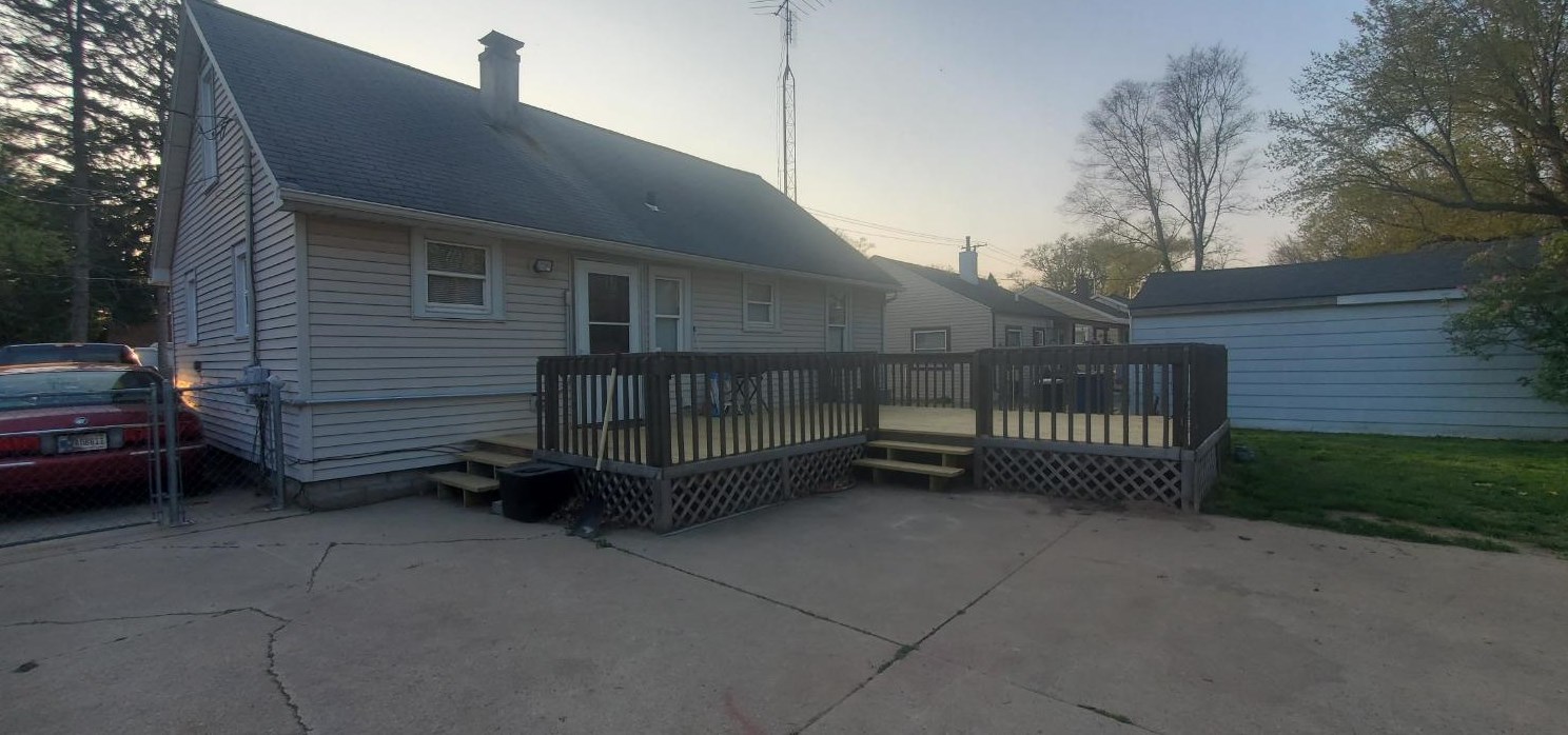 505 Rockwood St, La Porte, IN 46350-2335