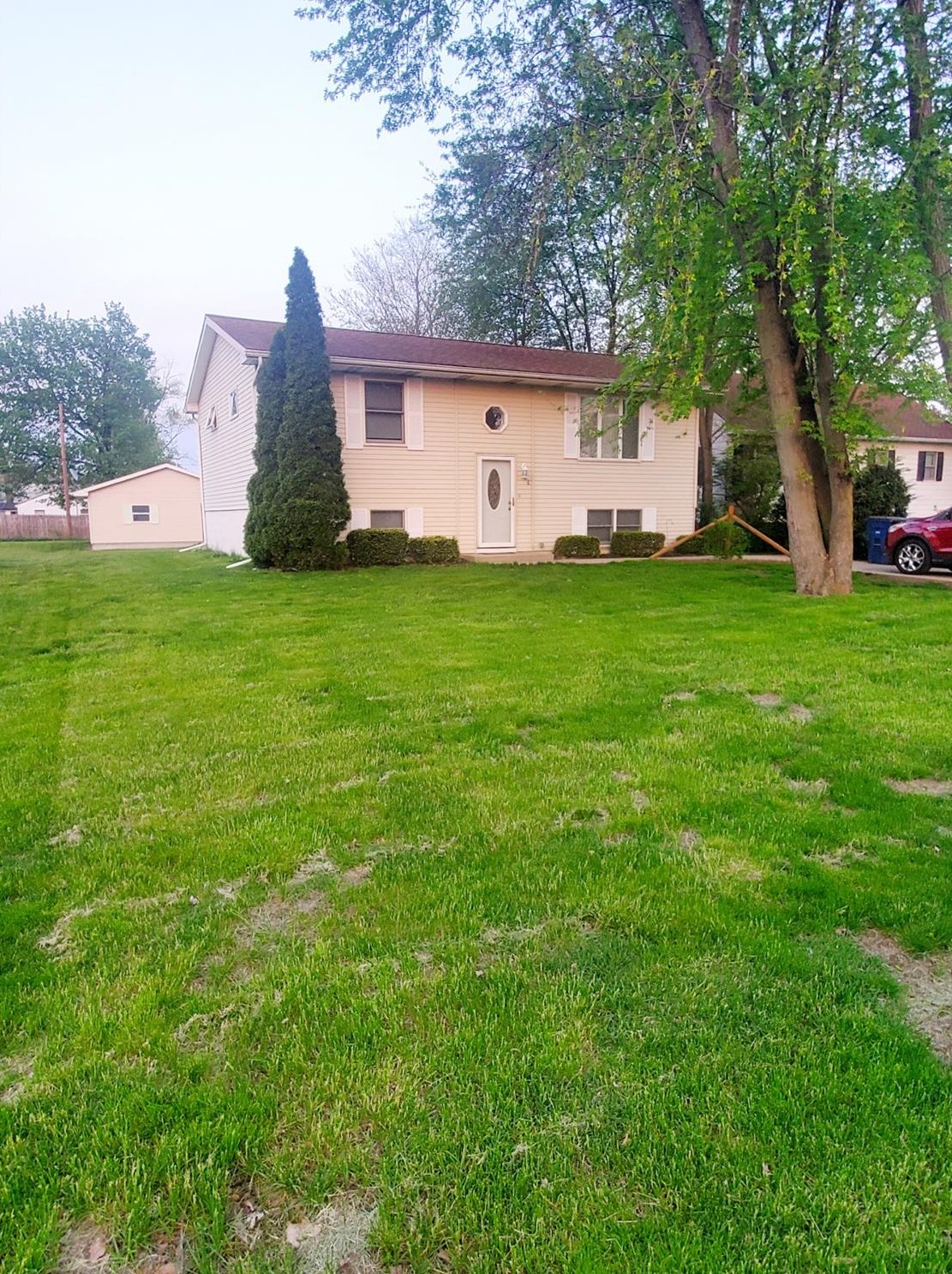 108 Park St, Michigan City, IN 46360-6932