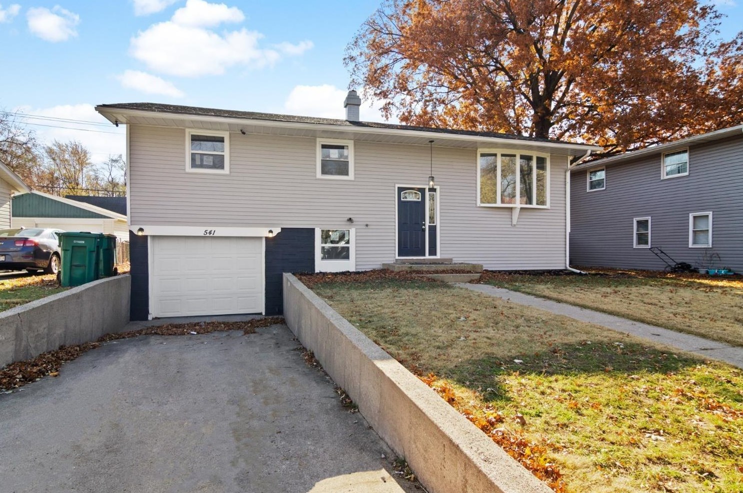 541 W 67th Ln, Gary, IN 46410